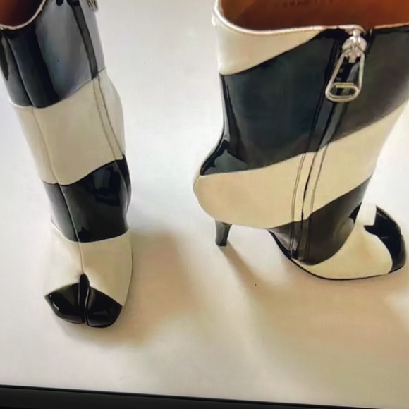 🖤🤍 Mason Margiela tabi boots🤍🖤 - Picture 2 of 8